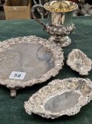 HALLMARKED SILVER TO INCLUDE A GRAPE VINE BORDERED SMALL TRAY, A FLOWER DECORATED CUP AND TWO PIN