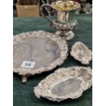 HALLMARKED SILVER TO INCLUDE A GRAPE VINE BORDERED SMALL TRAY, A FLOWER DECORATED CUP AND TWO PIN