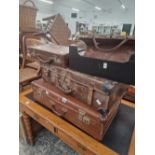 VARIOUS VINTAGE LUGGAGE