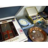AN ORIENTAL SCRIBES PALETTE, A SET OF CLOISONNE NAPKIN RINGS, A WEDGWOOD FRAME, AND A LIMITED