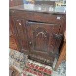 AN 18th C. OAK SMALL CABINET.