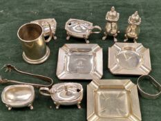 A GROUP OF HALLMARKED SILVER TO INCLUDE, CRUETS, SUGER NIPS, ASHTRAYS, A CHRISTENING CUP ETC. 523