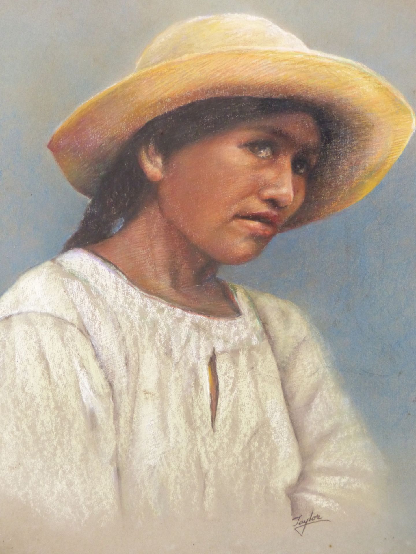 TAYLOR. (20TH CENTURY) A SOUTH AMERICAN GIRL IN HAT, PASTEL ON PAPER. 39 X 45 cm - Image 2 of 6