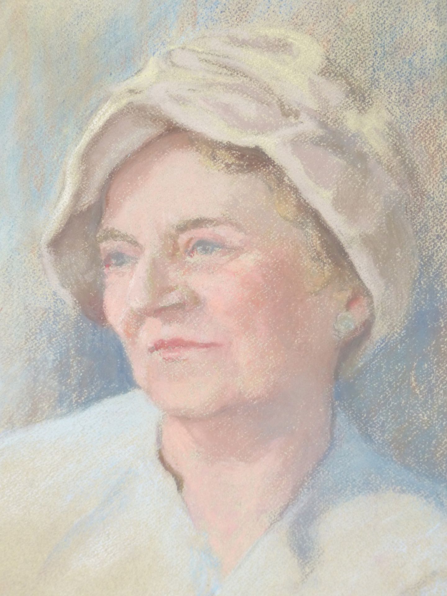 P M CHOPE (20TH CENTURY). PORTRAIT OF A LADY WITH HAT. PASTEL.35 X 45 cm.