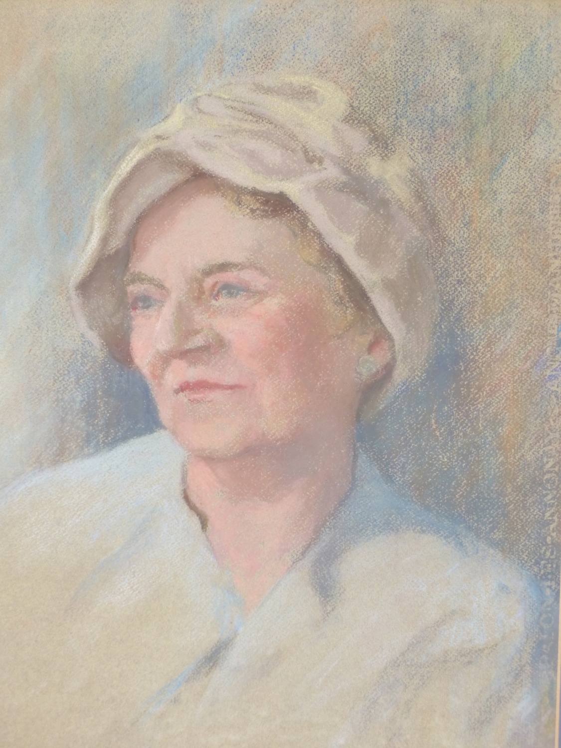 P M CHOPE (20TH CENTURY). PORTRAIT OF A LADY WITH HAT. PASTEL.35 X 45 cm. - Image 2 of 6