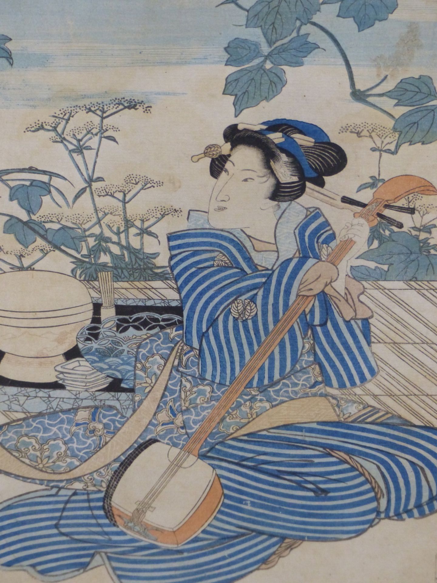 UTAGAWA KUNIMARU (EARLY 19TH CENTURY) GEISHA HOLDING A SAMISEN, COLOURED WOODBLOCK PRINT, - Image 2 of 7