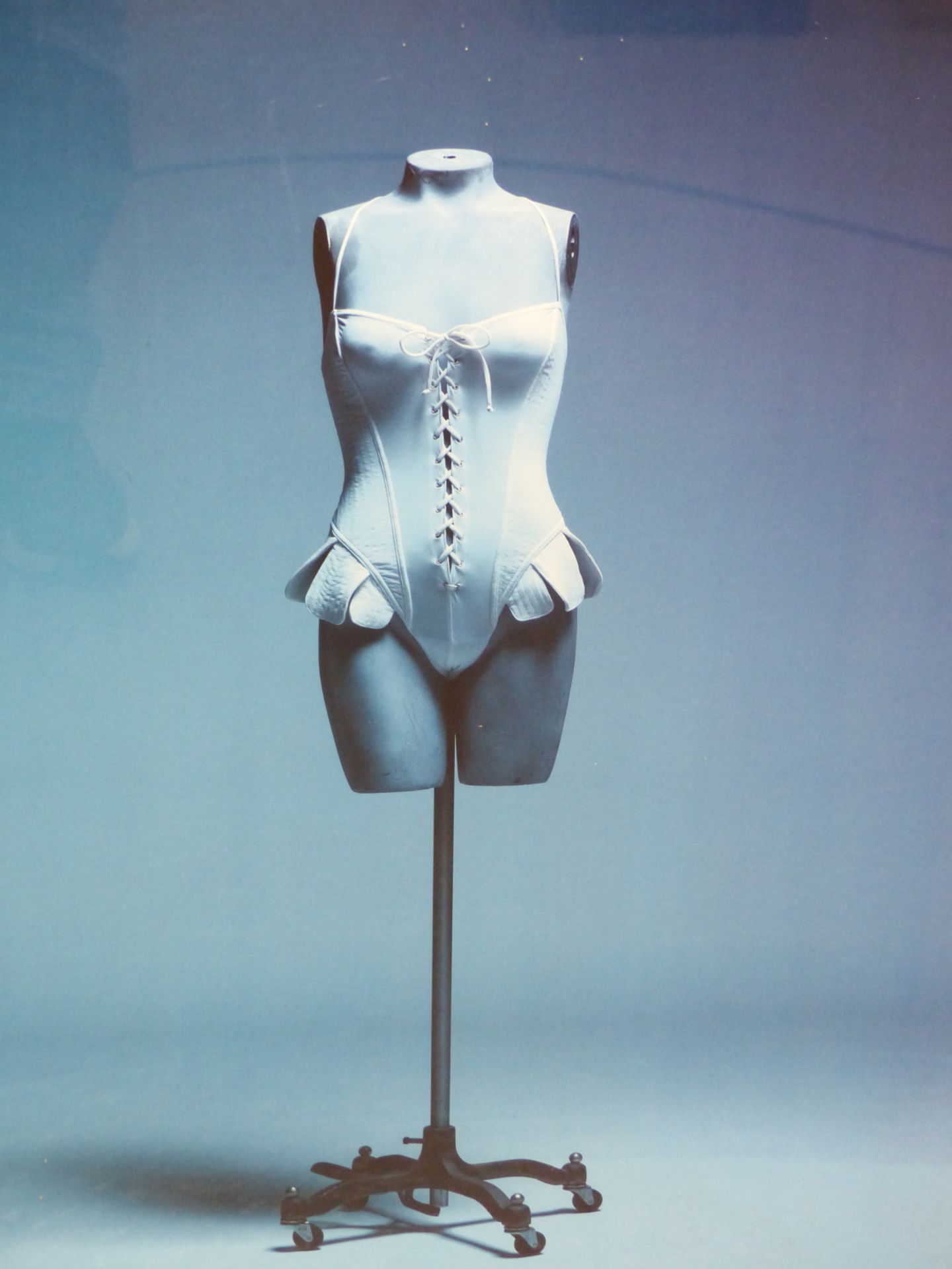 INFRA-APPAREL. A 20TH CENTURY METROPOLITAN MUSEUM OF ART POSTER. 57 X 81 cm.