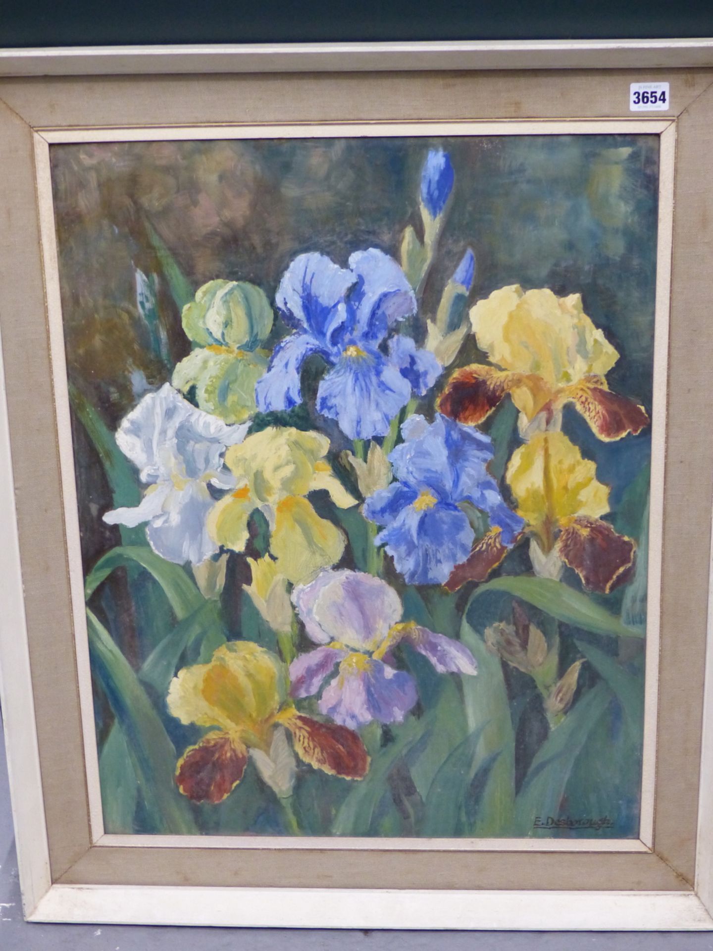 E. DESBOROUGH ( 20TH CENTURY) "GARDEN REGALIA" A STUDY OF IRISES. OIL ON BOARD, SIGNED L/R AND - Image 3 of 9