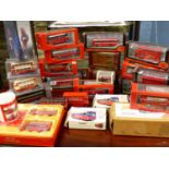 A LARGE COLLECTION OF VINTAGE 1:76 SCALE MODEL DIE CAST BUSES AND OTHER VEHICLES, INCLUDING TWO