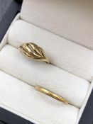 A 9ct HALLMARKED GOLD RING, FINGER SIZE O 1/2, TOGETHER WITH A 22ct AND PLATINUM HALLMARKED