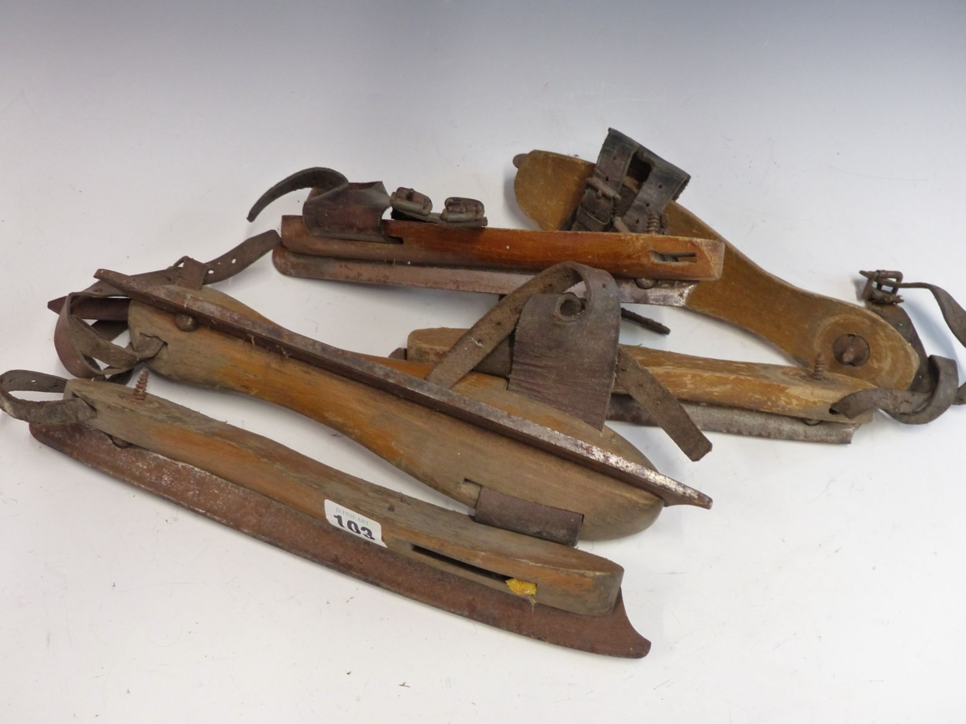 TWO PAIRS OF VINTAGE EARLY 20th CENTURY POND SKATES. - Image 2 of 2