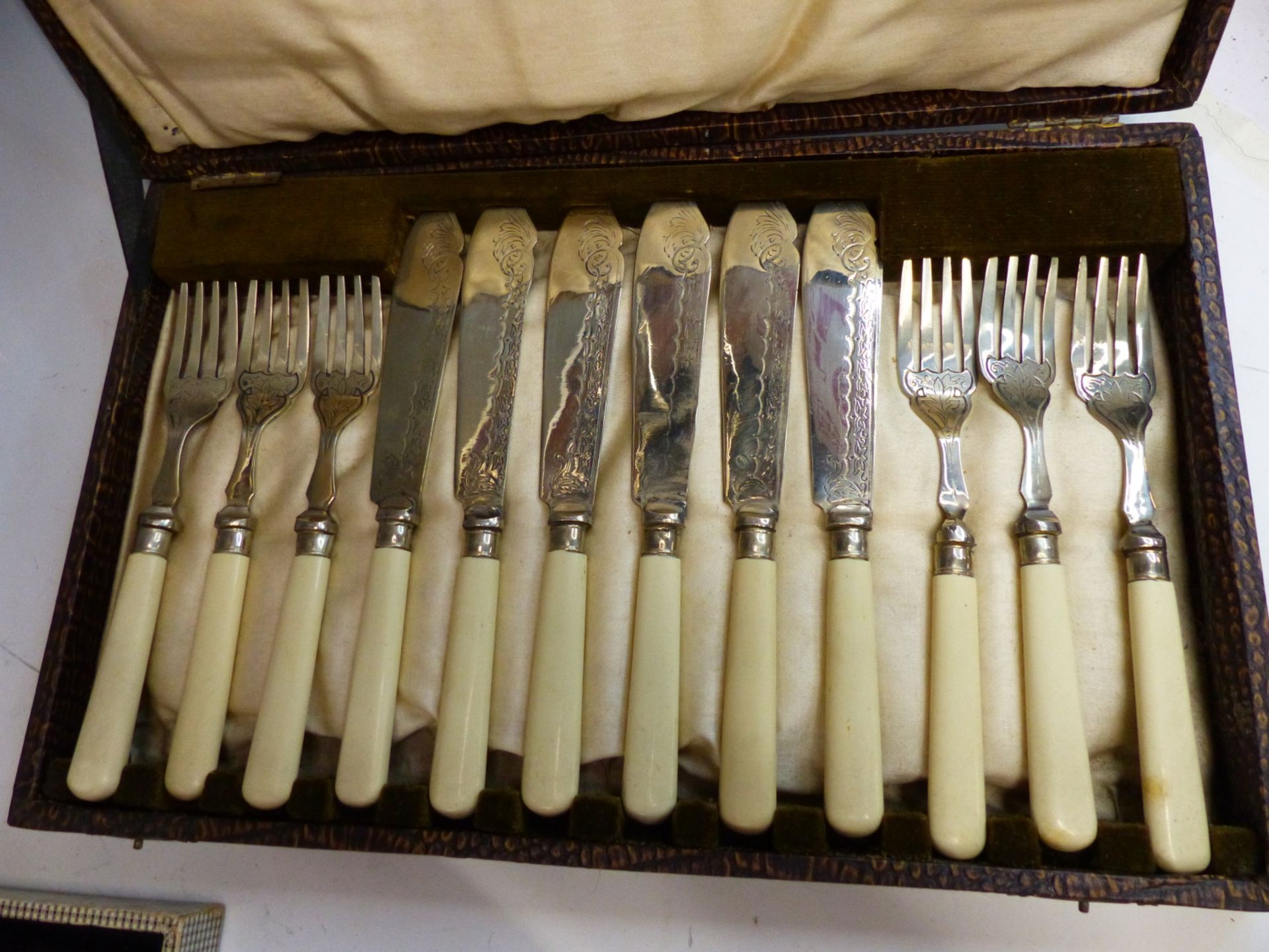 PLATED CUTLERY CONTAINED IN THREE BOXES TOGETHER WITH A PART DRESSING TABLE SET, AND OTHER PLATED - Image 4 of 5
