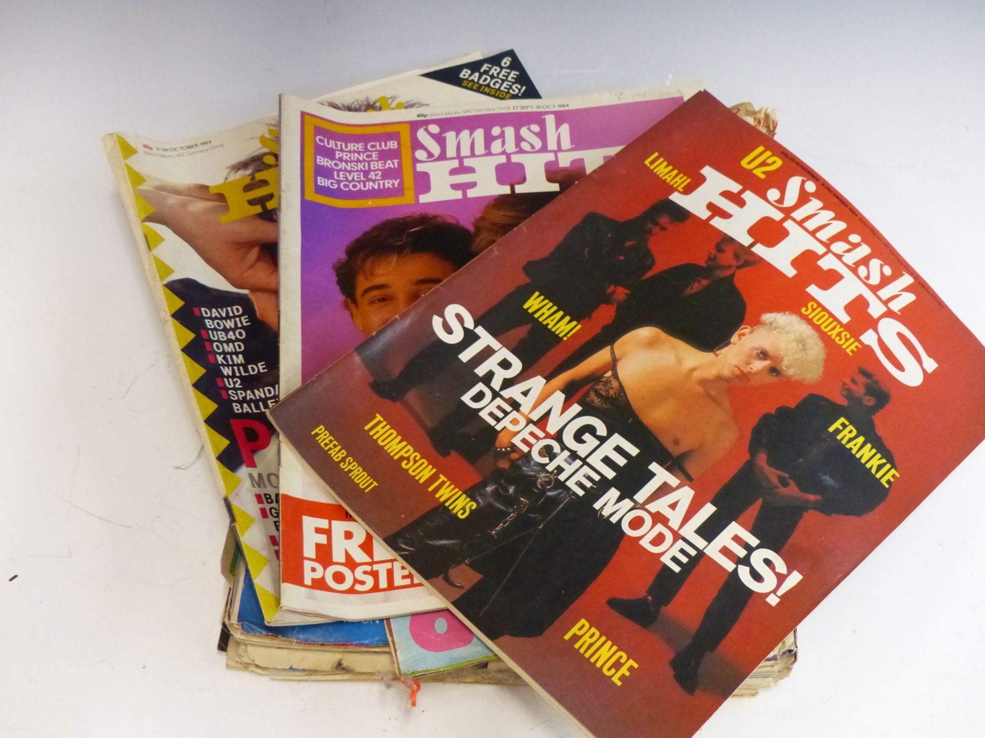 A COLLECTION OF VINTAGE 1980'S SMASH HITS MAGAZINES. - Image 3 of 4