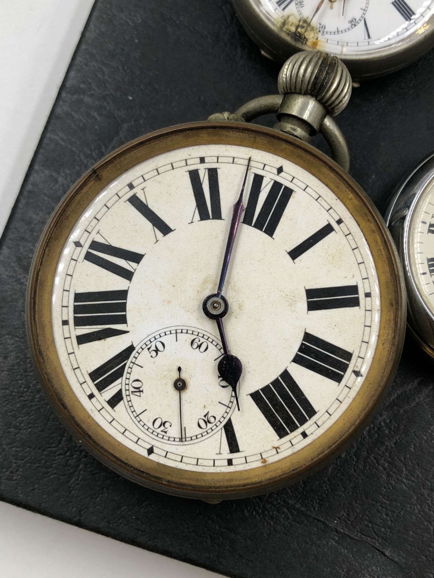 POCKET WATCHES TO INCLUDE A VINTAGE ART DECO ELGIN CUSHION SHAPED OPEN FACE EXAMPLE, TWO JUMBO - Image 6 of 7