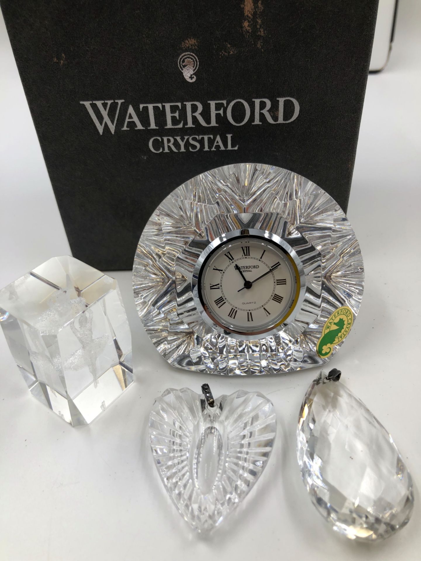 A WATERFORD CRYSTAL DESK CLOCK, A CRYSTAL HEART PENDANT AND A SIMILAR PENDANT IN A FACET CUT - Image 2 of 4