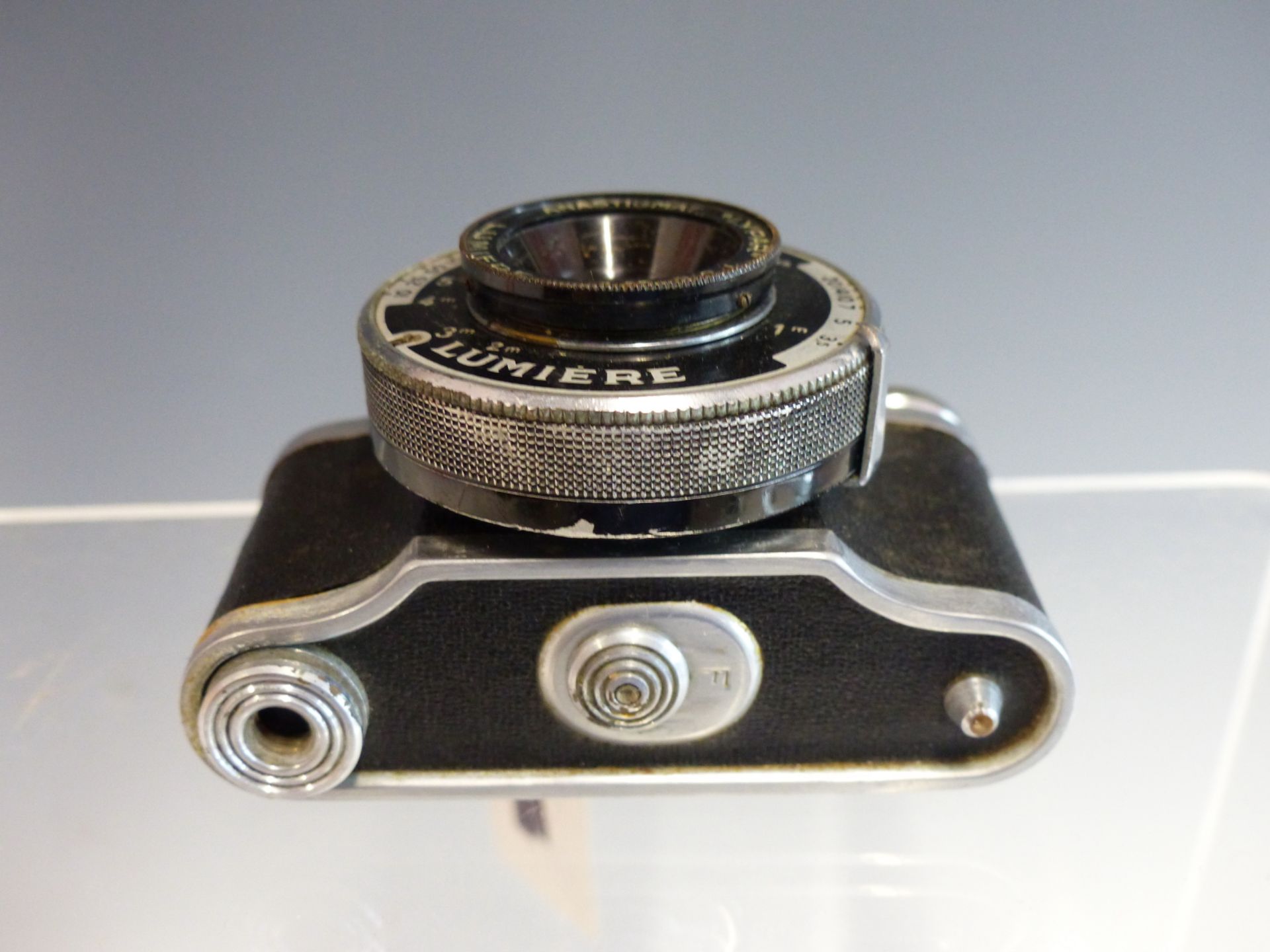 A VINTAGE ELJY LUMIERE MINIATURE ROLL FILM CAMERA WITH "LYPAR" LENS. - Image 3 of 4