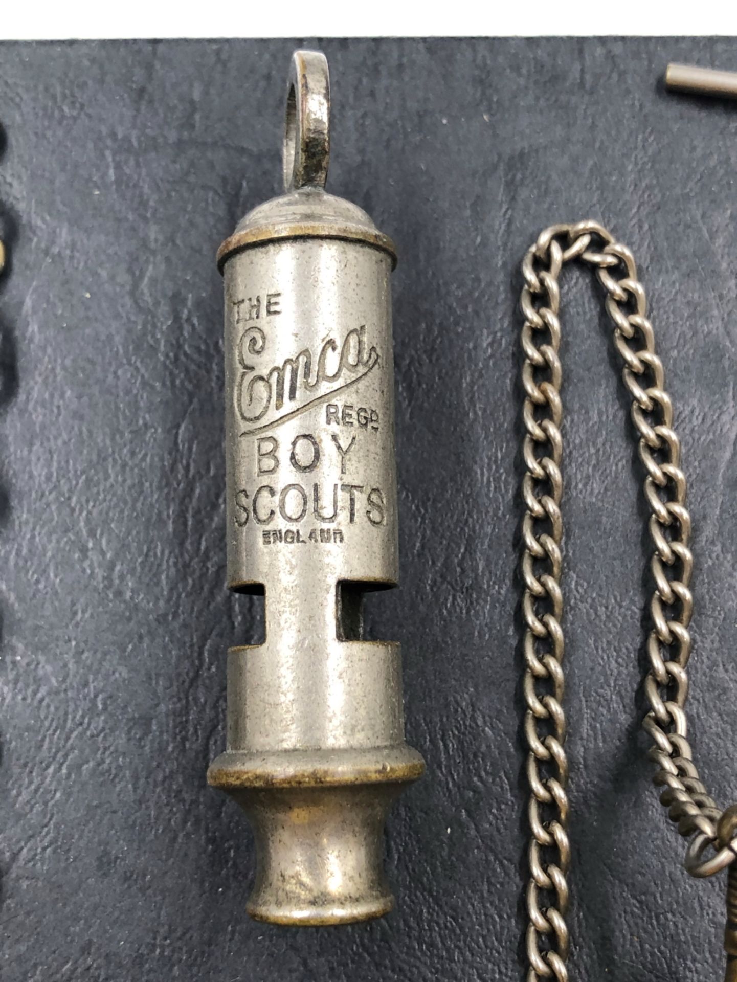 VINTAGE WHISTLES TO INCLUDE EMCA BOY SCOUTS, AN ACME REFEREE ON A GRADUATED ALBERT CHAIN, AN ACME - Image 5 of 5