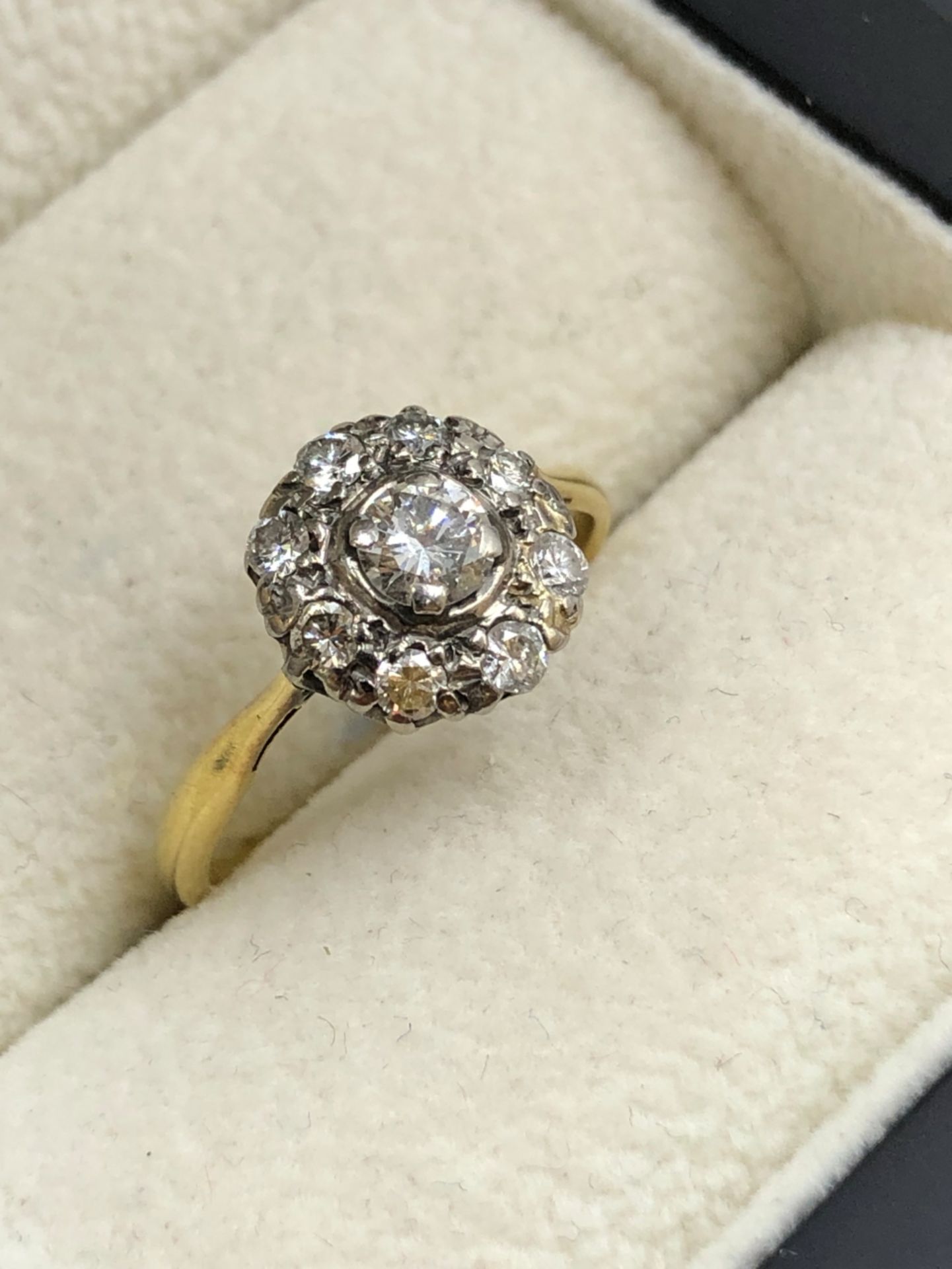 AN ANTIQUE 18ct GOLD AND PLATINUM DIAMOND CLUSTER RING. THE CENTRAL DIAMOND MEASURING 4.5 X 2.5mm, - Image 2 of 2