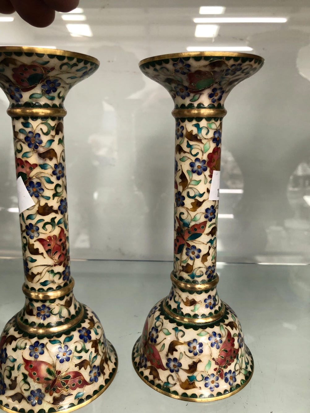 CHINESE CLOISONNE: PAIRS OF VASES, TABLE LAMPS AND CANDLESTICKS TOGETHER WITH TWO SINGLE VASES - Image 16 of 39