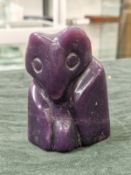 A CANADIAN INUIT HARDSTONE CARVING BEARS INDISTINCT SIGNATURE TO BASE AND COLLECTION NUMBER LABEL