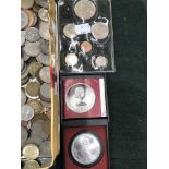 COINS TO INCLUDE A SILVER PROOF CROWN, A FINE SILVER 1973 5 DOLLAR PROOF, AN 1821 HALFPENNY,A