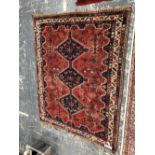 A PERSIAN SHIRAZ RUG 190 x 154 cm