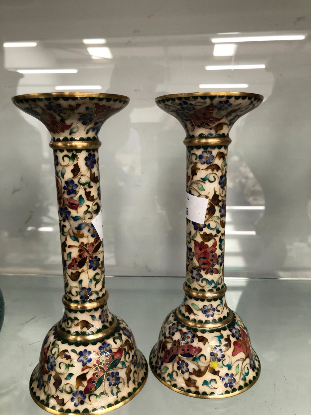 CHINESE CLOISONNE: PAIRS OF VASES, TABLE LAMPS AND CANDLESTICKS TOGETHER WITH TWO SINGLE VASES - Image 18 of 39