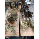 BRASS WARE, TO INCLUDE: A TEA POT, FLYING BIRDS, A CROCODILE NUT CRACKER, ETC. TOGETHER WITH A