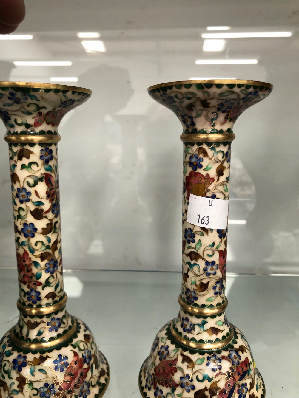CHINESE CLOISONNE: PAIRS OF VASES, TABLE LAMPS AND CANDLESTICKS TOGETHER WITH TWO SINGLE VASES - Image 15 of 39