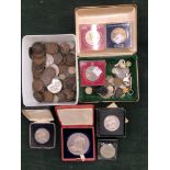 AN 1837 VICTORIAN SILVER MEDALLION, A FURTHER 1890 SILVER CROWN, VARIOUS COMMEMORATIVE COINS AND A