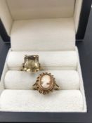 TWO VINTAGE 9ct GOLD RINGS TO INCLUDE A PORTRAIT CAMEO RING AND A QUARTZ EXAMPLE IN A FOUR CLAW