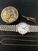 A GENTS TISSOT QUARTZ WRIST WATCH TOGETHER WITH A GOLD PLATED TIE SLIDE AND CHAIN AND A BIRD