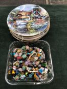 A COLLECTION OF VARIOUS BEADS TO INLCLUDE WEDDING CAKE EXAMPLES, GLASS , FAUX PEARLS ETC SOME WITH
