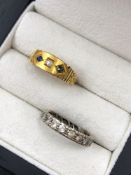 AN 18ct HALLMARKED GOLD ANTIQUE SAPPHIRE AND DIAMOND RING, FINGER SIZE P, TOGETHER WITH A 18ct WHITE