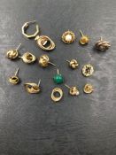 A COLLECTION OF ODD EARRINGS, ALL ASSESSED AS 9ct GOLD. 13.70grms.