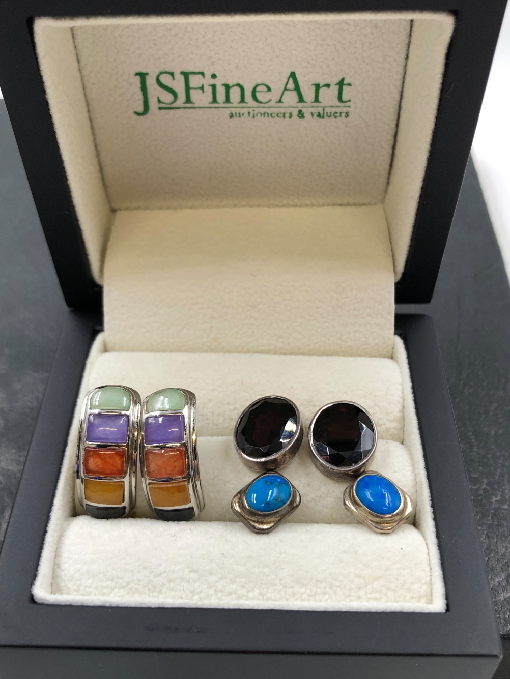 12 PAIRS OF ASSORTED CONTINENTAL AND STERLING SILVER EARRINGS, MOST STAMPED 925, NO ASSAY MARKS. - Image 2 of 3