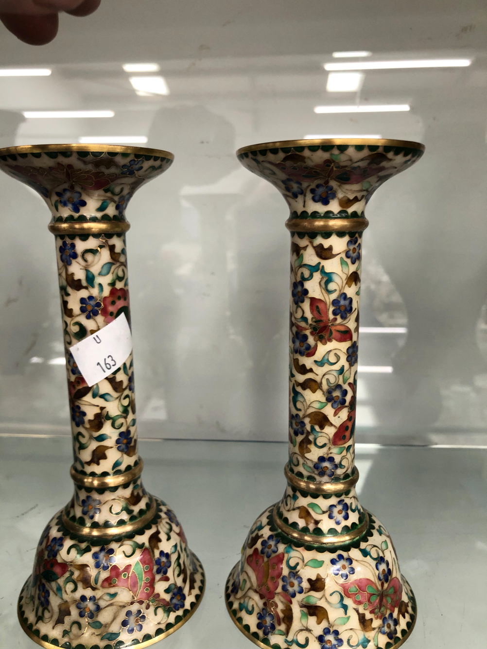 CHINESE CLOISONNE: PAIRS OF VASES, TABLE LAMPS AND CANDLESTICKS TOGETHER WITH TWO SINGLE VASES - Image 17 of 39