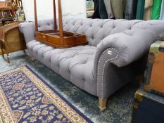 A GOOD QUALITY BUTTON BACK VICTORIAN STYLE CHESTERFIELD SOFA