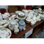 A VINTAGE WEDGWOOD TEA SET, ROYAL WORCESTER DINNER AND TEAWARES AND A QUANTITY OF EDWARDIAN AND