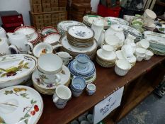 A VINTAGE WEDGWOOD TEA SET, ROYAL WORCESTER DINNER AND TEAWARES AND A QUANTITY OF EDWARDIAN AND