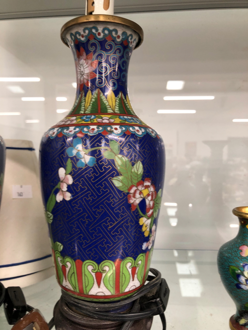 CHINESE CLOISONNE: PAIRS OF VASES, TABLE LAMPS AND CANDLESTICKS TOGETHER WITH TWO SINGLE VASES - Image 36 of 39