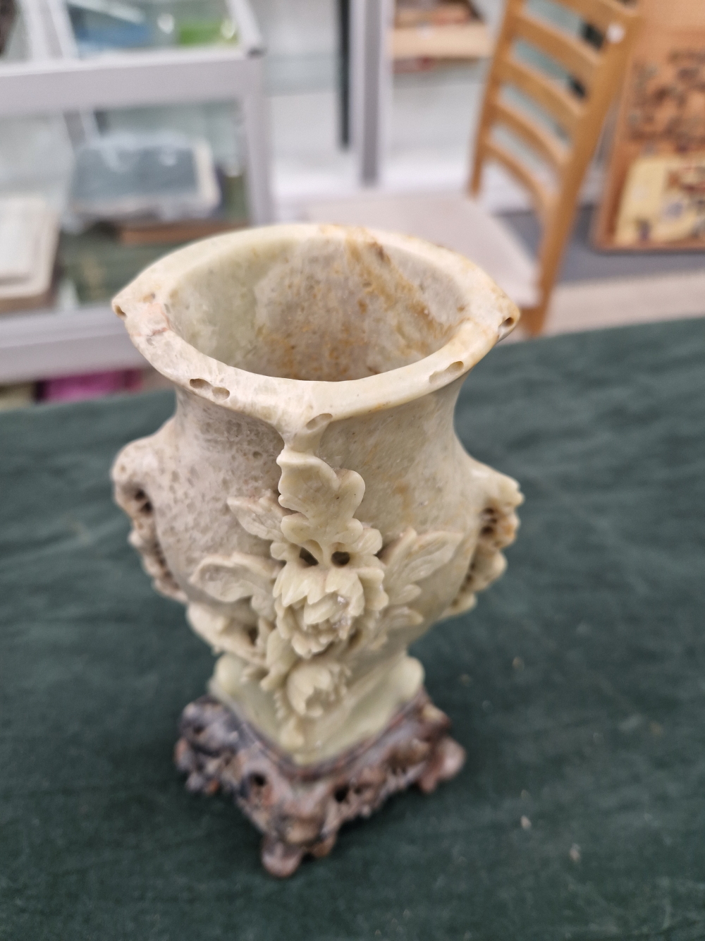 A CHINESE CELADON GREEN CARVED JADE SOAPSTONE VASE ON AN OPENWORK STAND WITH FOLIATE, FLORAL AND BIR - Image 2 of 4