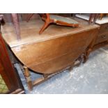 ANTIQUE OAK GATE LEG TABLE.