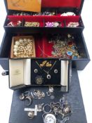 A COLLECTION OF SILVER JEWELLERY, AND COSTUME JEWELLERY CONTAINED IN A VINTAGE JEWELLERY BOX TO
