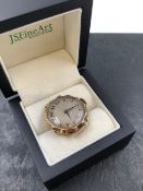 ROLEX WATCH. A 9ct HALLMARKED GOLD ROLEX SWISS WATCH. THE MOVEMENT SIGNED ROLEX 15 JEWELS, THE