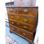 A GEORGE III MAHOGANY SMALL CHEST OF DRAWERS.