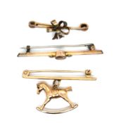 A VINTAGE 9ct HALLMARKED ARTICULATED ROCKING HORSE BAR BROOCH, TOGETHER WITH A PEARL SET BOW
