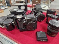 ZENZA BRONICA MEDIUM FORMAT CAMERA OUTFIT TO INCLUDE BRONICA SQ-AM & BRONICA SQ-AI CAMERA BODIES,