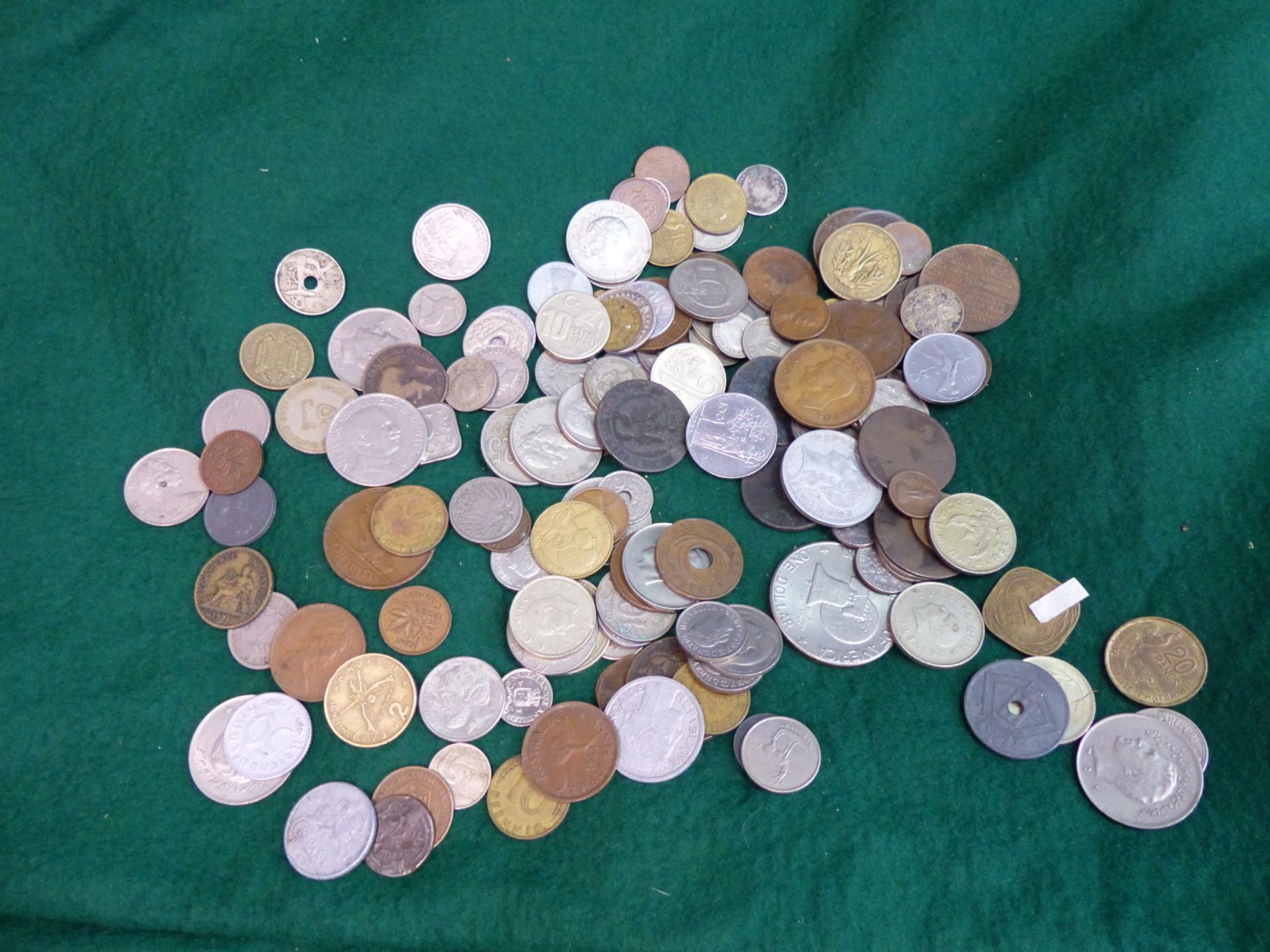 WORLD COINS: MAINLY 20th C. COPPER, BRASS AND SILVER DENOMINATIONS - Image 6 of 7