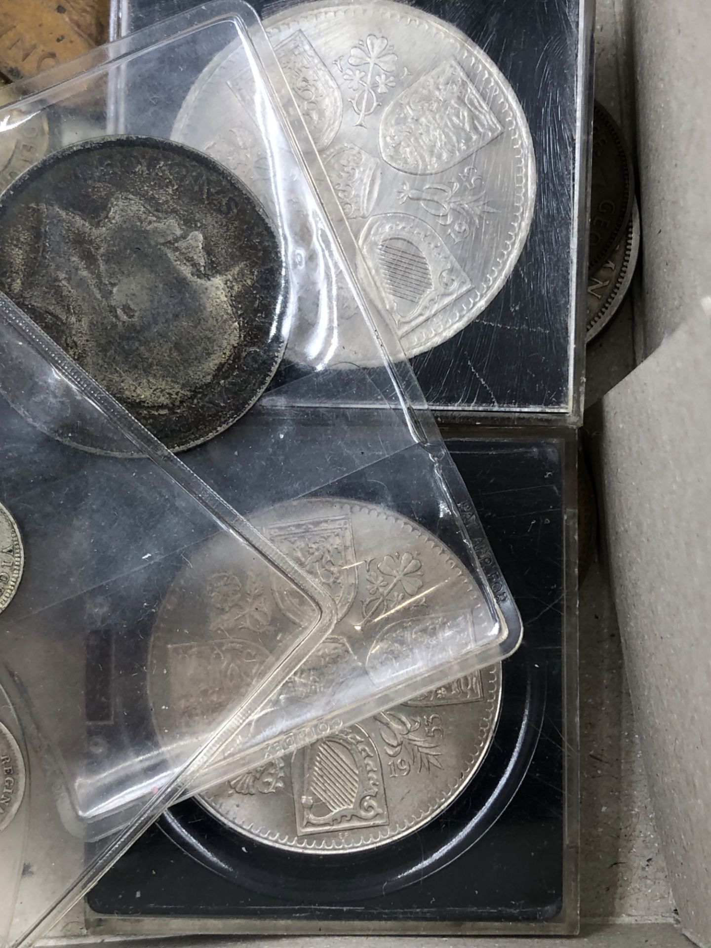 A COLLECTION OF ANTIQUE AND LATER COINS AND BANK NOTES DATED TO INCLUDE 1834, 1874, 1887 ETC. - Bild 3 aus 5